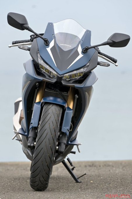 HONDA CBR400R(2022年モデル/8BL-NC56)フロントビュー