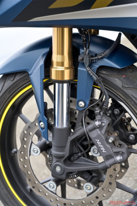 HONDA CBR400R(2022年モデル/8BL-NC56)フロント足まわり