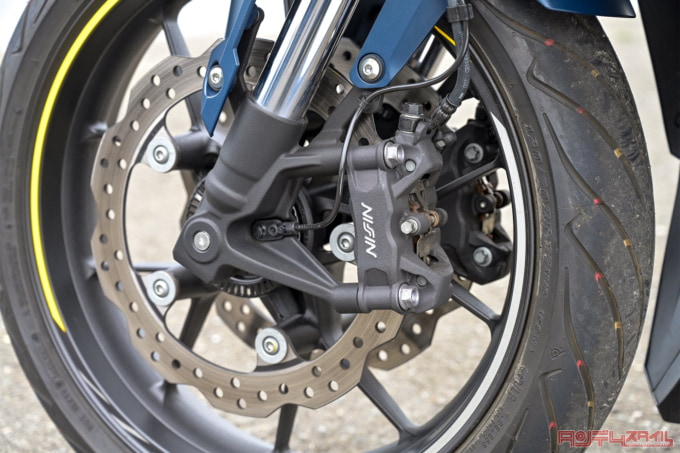 HONDA CBR400R(2022年モデル/8BL-NC56)ブレーキ
