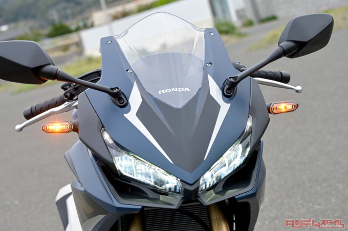 HONDA CBR400R(2022年モデル/8BL-NC56)ヘッドライト