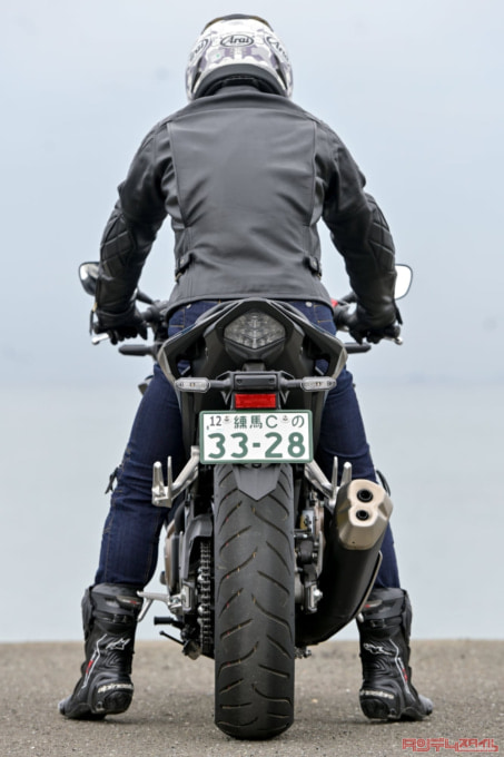 HONDA CBR400R(2022年モデル/8BL-NC56)足つき