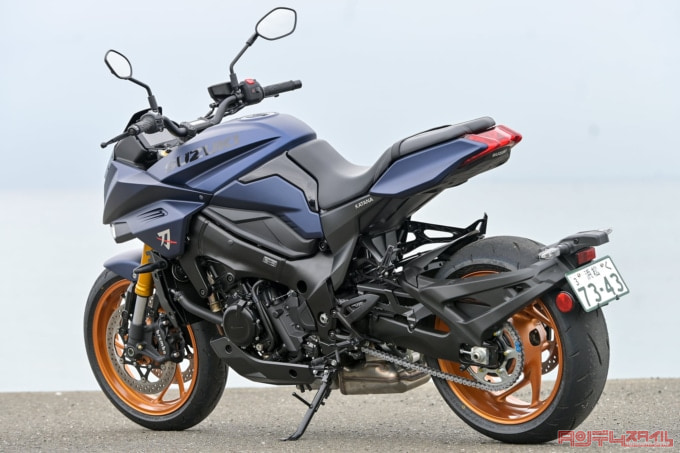 SUZUKI KATANA(2022年モデル/8BL-EK1AA)リヤ7:3ビュー