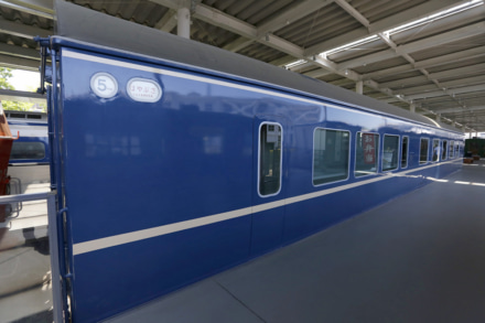 京都で隼ラッピング列車を見られるチャンス!EF66型電気機関車 ブルートレイン“はやぶさ”