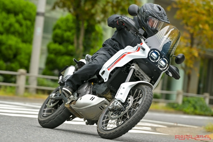 DUCATI DESERT X(2022年モデル)走行