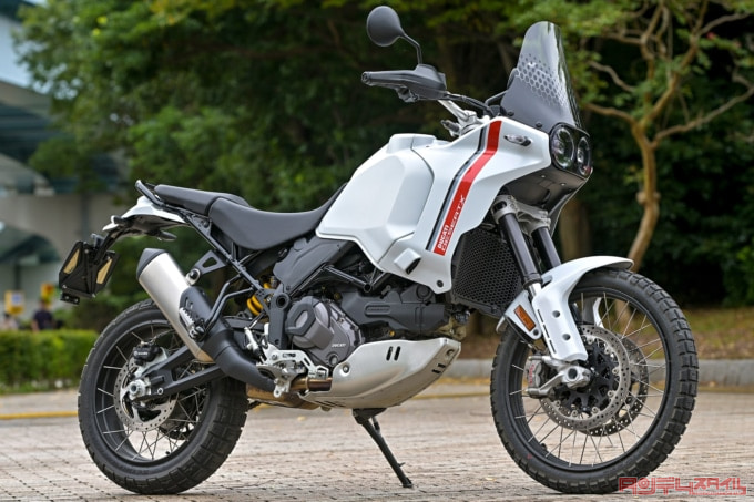DUCATI DESERT X(2022年モデル)右サイドビュー