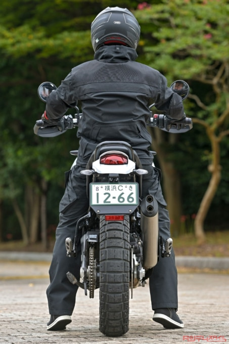 DUCATI DESERT X(2022年モデル)足つき