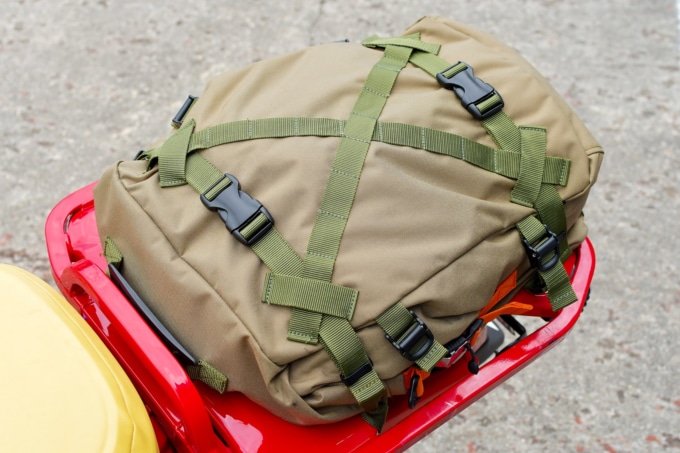 PLOT IGAYA X SEAT BAG(プロト イガヤ エックスシートバッグ)シートバッグとして固定
