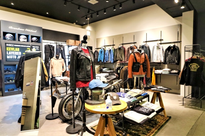 RIDEZ TOKYO(ダイバーシティ東京プラザ)内観