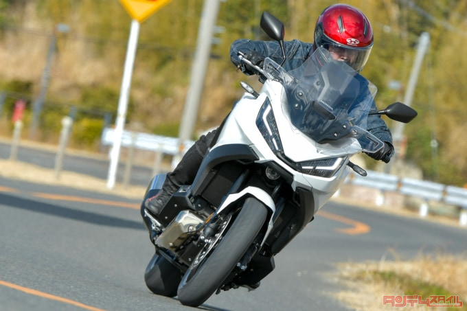 HONDA NT1100(2022年モデル)走行