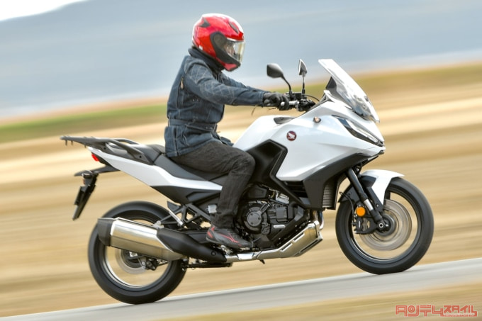 HONDA NT1100(2022年モデル)走行