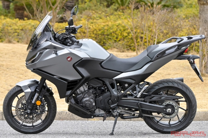 HONDA NT1100(2022年モデル)
