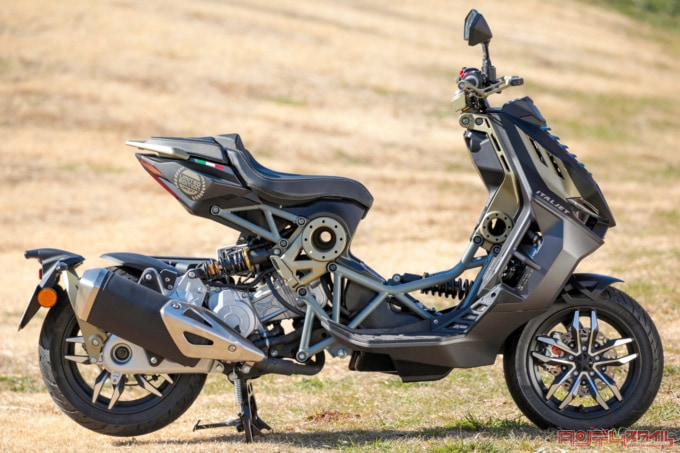 ITALJET DRAGSTER 200(2022年モデル)右サイドビュー