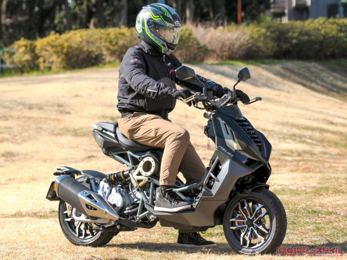 ITALJET DRAGSTER 200(2022年モデル)乗車姿勢