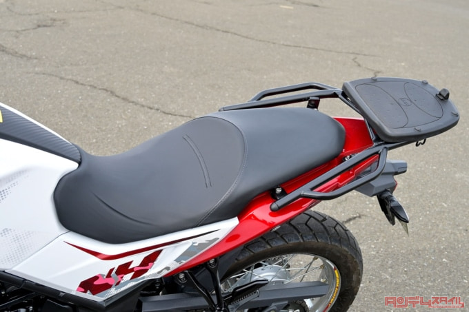 SYM NH T200(2022年モデル)シート