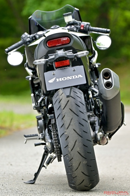 HONDA HAWK11(2022年モデル)リヤビュー