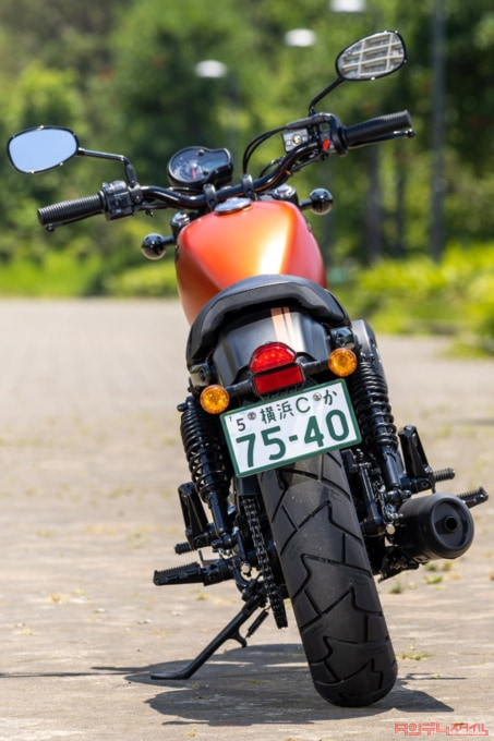 HYOSUNG GV300S BOBBER(2022年モデル)リヤビュー