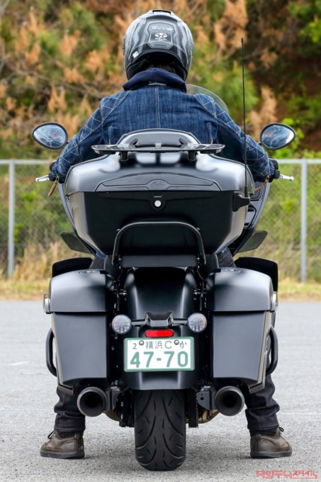 INDIAN MOTORCYCLE INDIAN PURSUIT DARK HORSE（2022年モデル）足つき