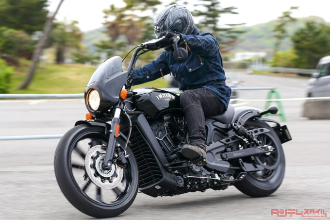 INDIAN MOTORCYCLE SCOUT ROGUE(2022年モデル)走行