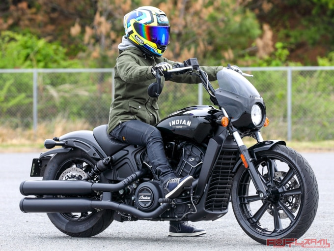 INDIAN MOTORCYCLE SCOUT ROGUE(2022年モデル)乗車姿勢