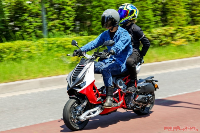 ITALJET DRAGSTER125(2022年モデル)タンデムラン