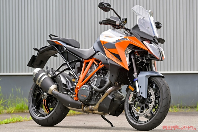 KTM 1290 SUPER DUKE GT(2022年モデル)