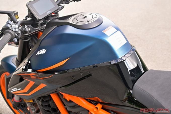 KTM 1290 SUPER DUKE R EVO(2022年モデル)燃料タンク