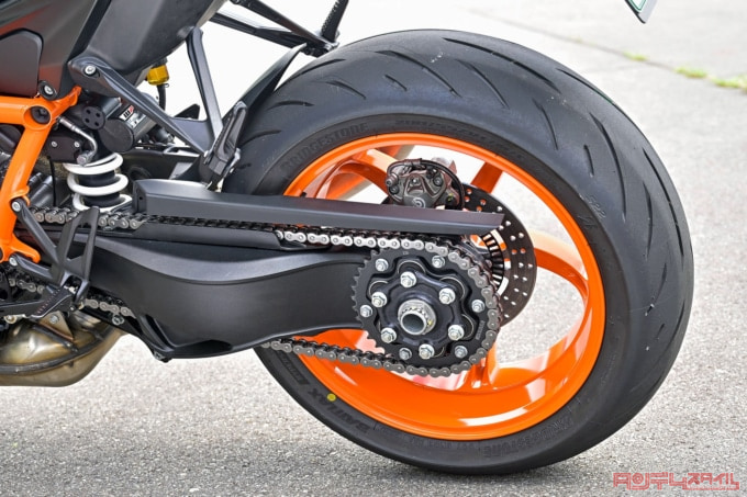 KTM 1290 SUPER DUKE R EVO(2022年モデル)スイングアーム