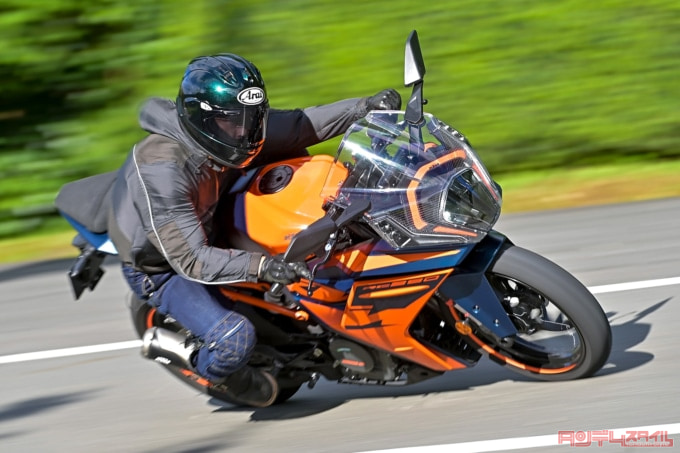 KTM RC390(2022年モデル)走行