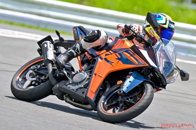 KTM RC390(2022年モデル)走行