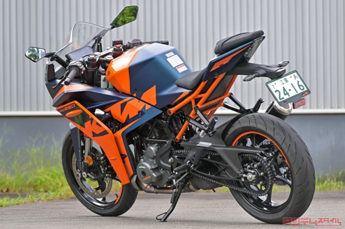 KTM RC390(2022年モデル)右7:3ビュー