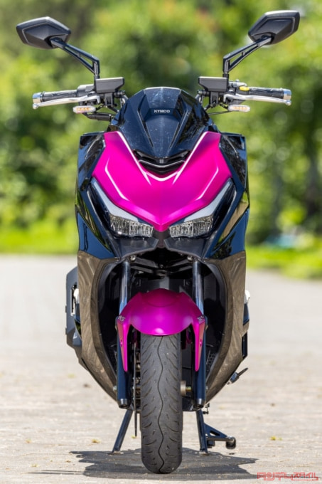 KYMCO KRV180TCS(2022年モデル)フロントビュー
