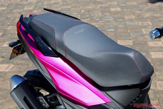 KYMCO KRV180TCS(2022年モデル)シート