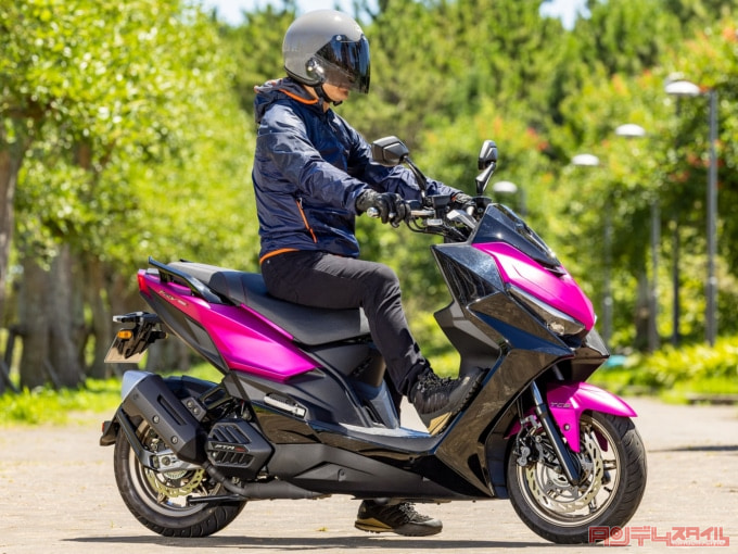 KYMCO KRV180TCS(2022年モデル)乗車姿勢