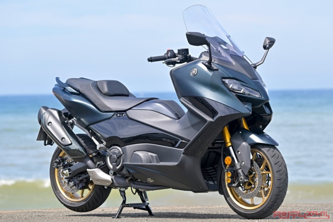 YAMAHA TMAX560 TECH MAX(2022年モデル)7:3ビュー