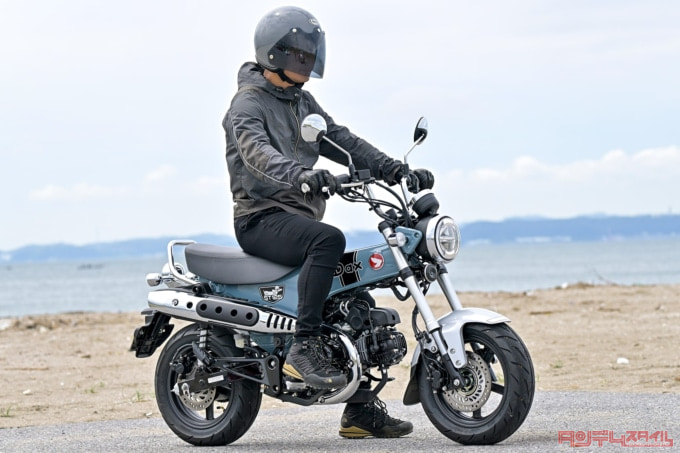 HONDA DAX125(2022年モデル)乗車姿勢