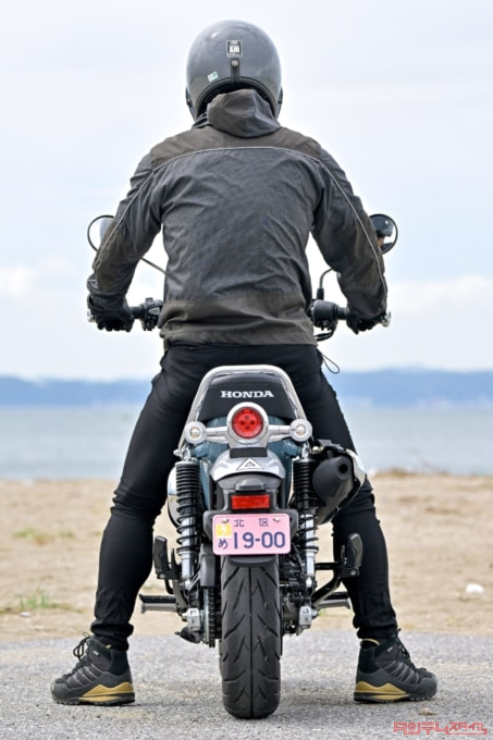 HONDA DAX125(2022年モデル)足つき