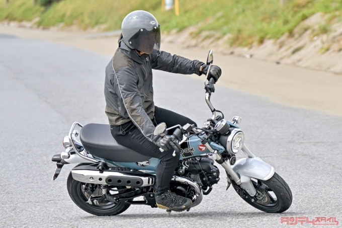 HONDA DAX125(2022年モデル)Uターン
