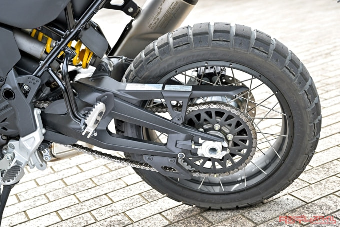 DUCATI DESERT X(2022年モデル)リヤ足まわり