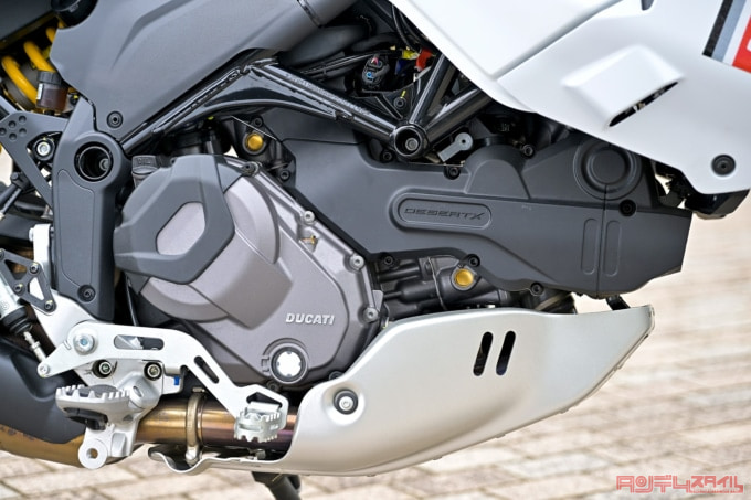 DUCATI DESERT X(2022年モデル)エンジン