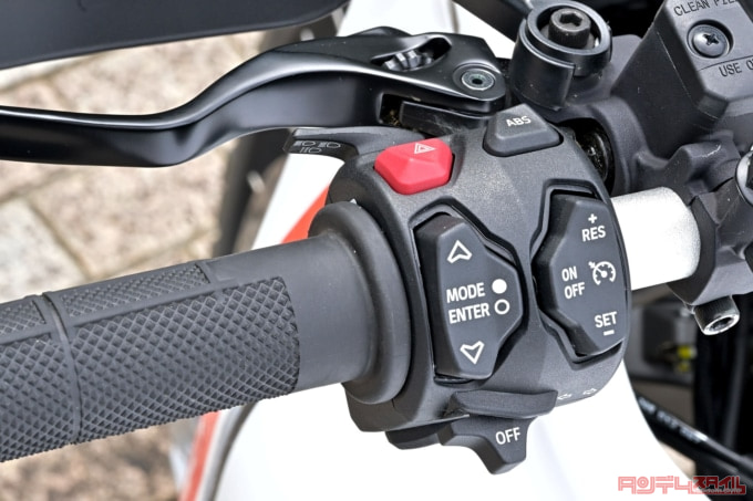 DUCATI DESERT X(2022年モデル)左ハンドル