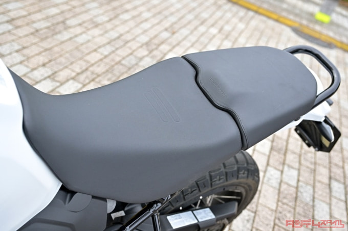 DUCATI DESERT X(2022年モデル)シート