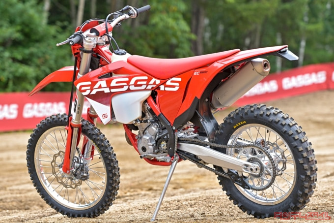 GASGAS EC250F(2023年モデル)左7:3ビュー