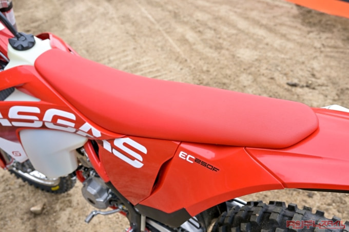 GASGAS EC250F(2023年モデル)シート