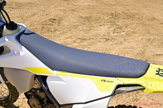HUSQVARNA MOTORCYCLES FE350(2023年モデル)シート