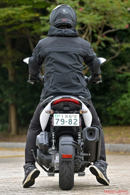 YAMAHA X FORCE(2022年モデル)足つき