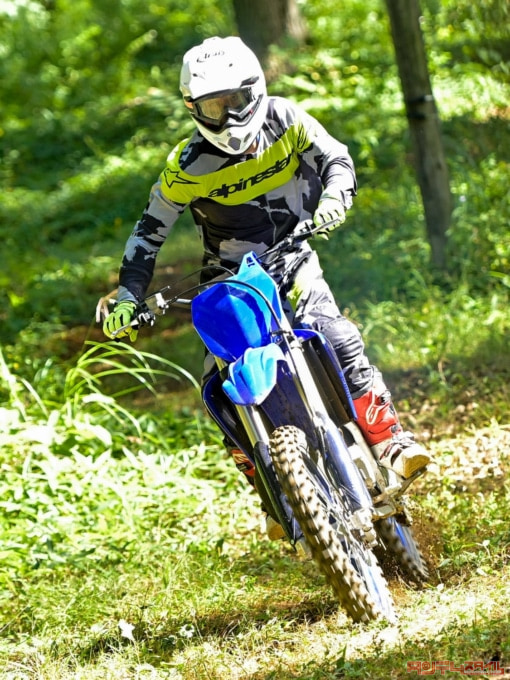 YAMAHA YZ125X(2023年モデル)ダート走行