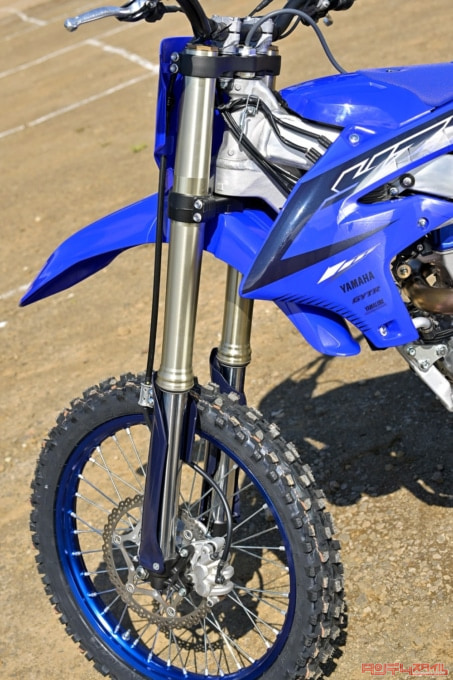 YAMAHA YZ450F(2023年モデル)フロントフォーク