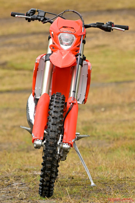 BETA RR2T 125(2023年モデル)フロントビュー