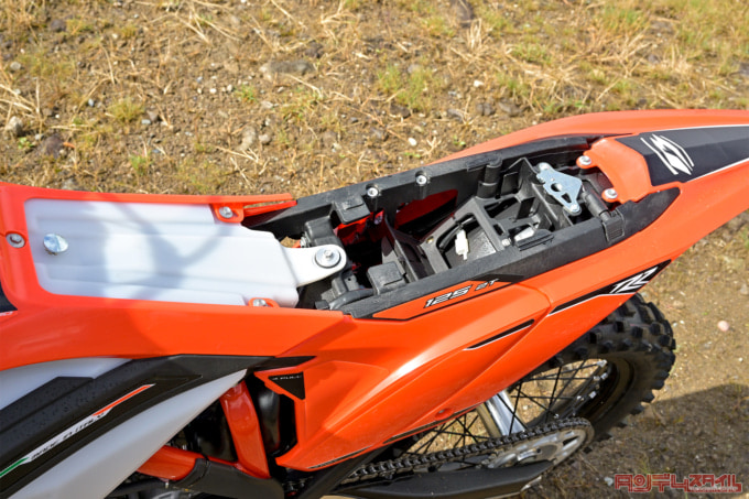 BETA RR2T 125(2023年モデル)シート下
