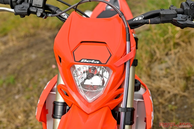 BETA RR4T 390(2023年モデル)ヘッドライト